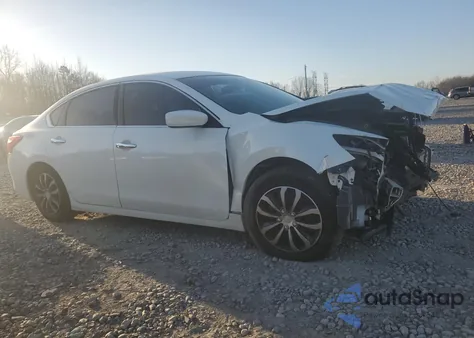 2016 Nissan Altima 2.5 z USA, uszkodzony, nr VIN 1N4AL3AP4GN304797